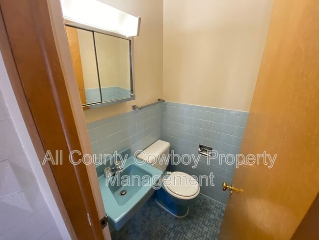 Building Photo - 1000 E Garfield St