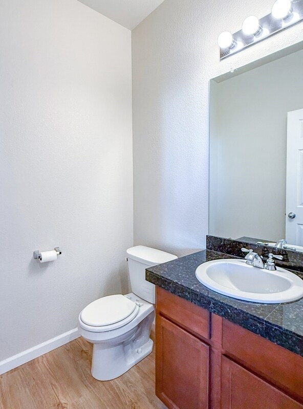 Foto del edificio - 5741 E 127th Pl