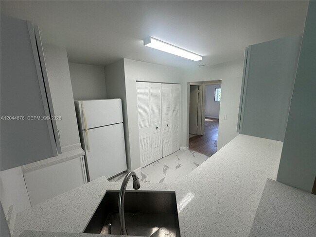 Foto del edificio - 3417 NW 44th St