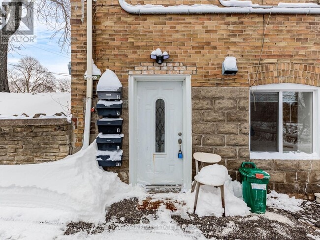 Building Photo - 121 Cheritan Ave