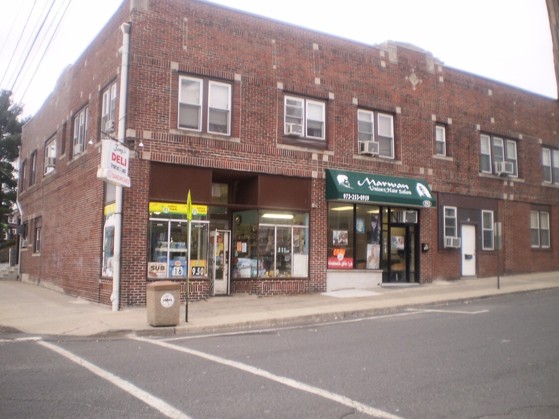 Building Photo - 125 6th Ave