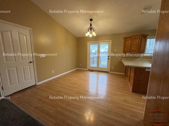 Building Photo - 411 N 4200 E