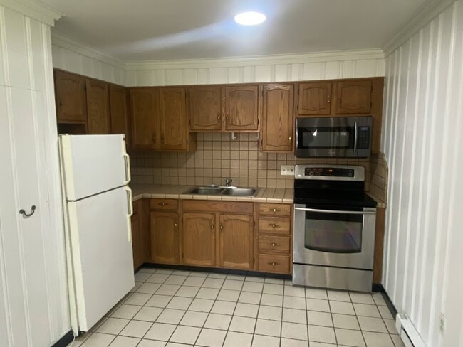 Building Photo - Chestnut Grove Village 26