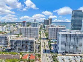 Building Photo - 2049 S Ocean Dr