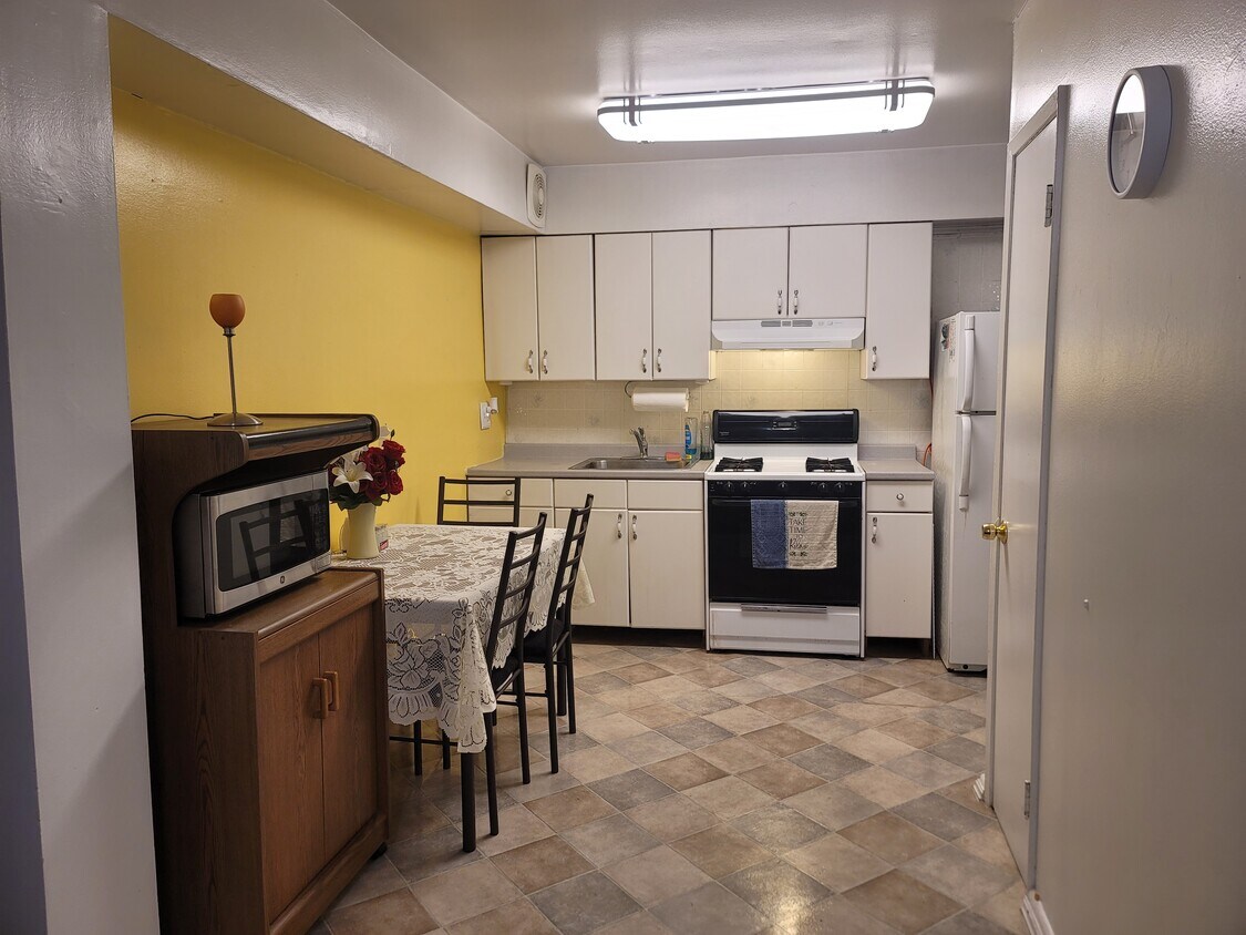 Primary Photo - 195-25 37th Ave
