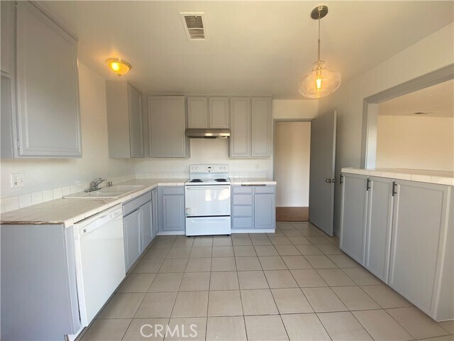 Building Photo - 18447 Santar St