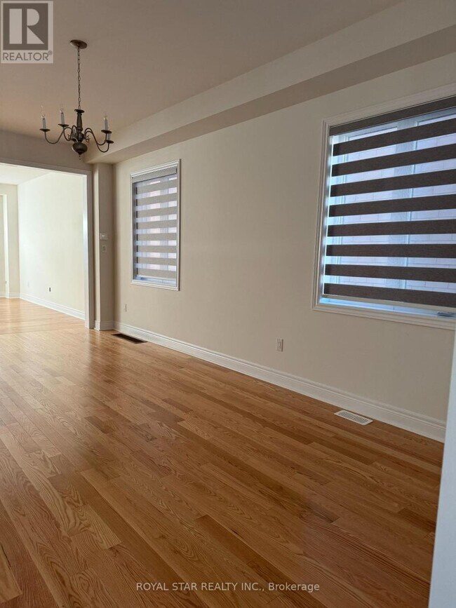 Photo du bâtiment - 80 Claremont Dr