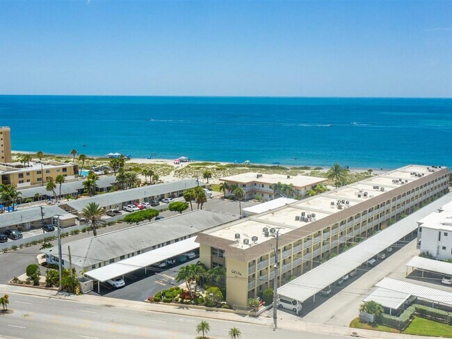 Building Photo - 1400 Tarpon Center Dr