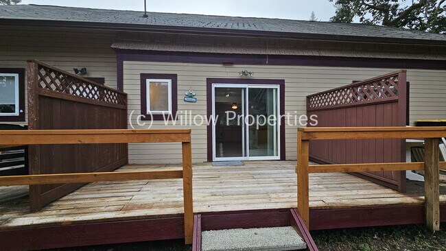Foto del edificio - Lakewood Studio w/ walking distance to wat...