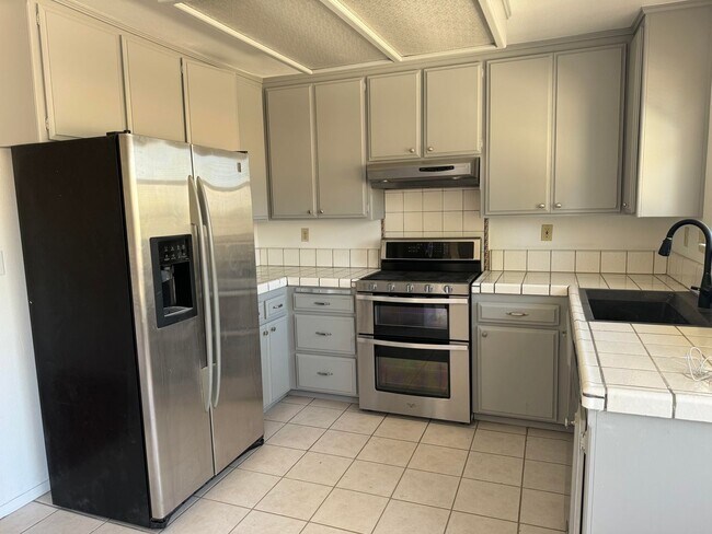 Foto del edificio - 193 Riverbank Ln