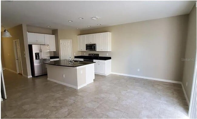 Building Photo - 7027 Towne Lake Rd