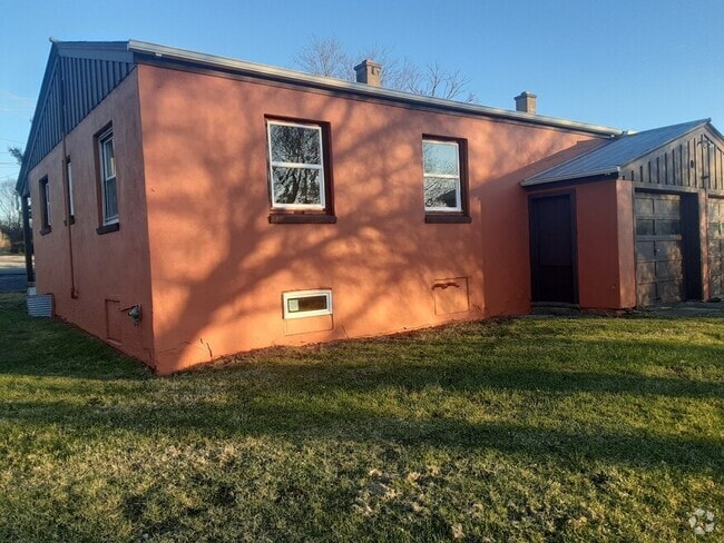 Building Photo - 1616 E Shore Dr