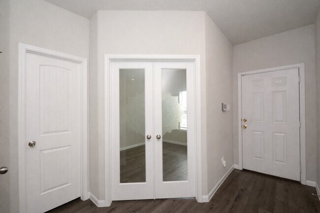 Building Photo - 5614 Brooklyn Rose Dr