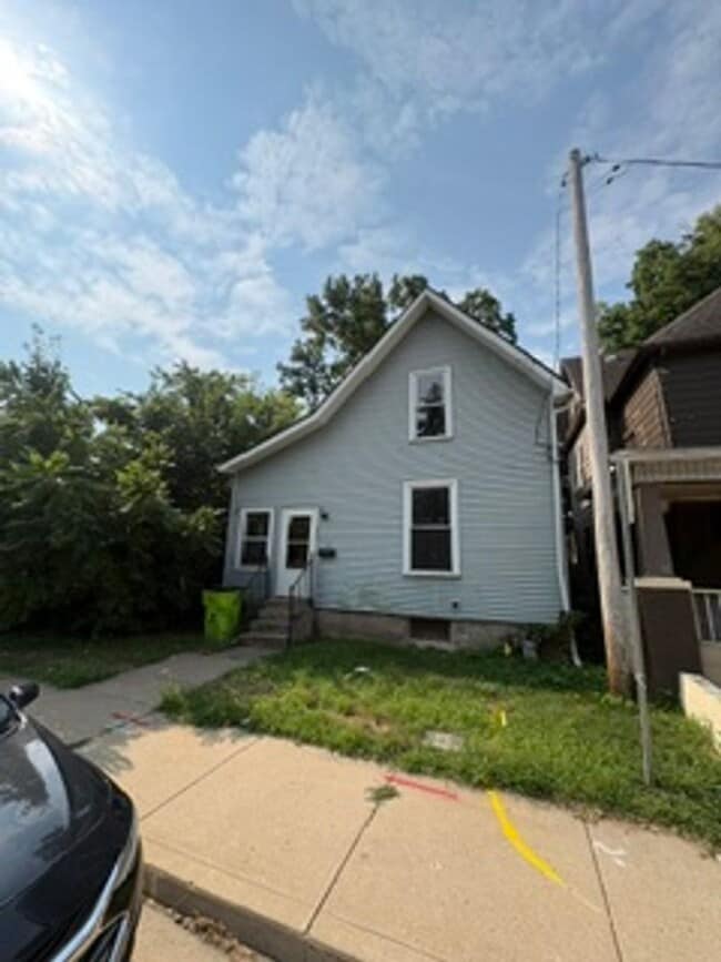 Building Photo - 510 W Columbia Ter