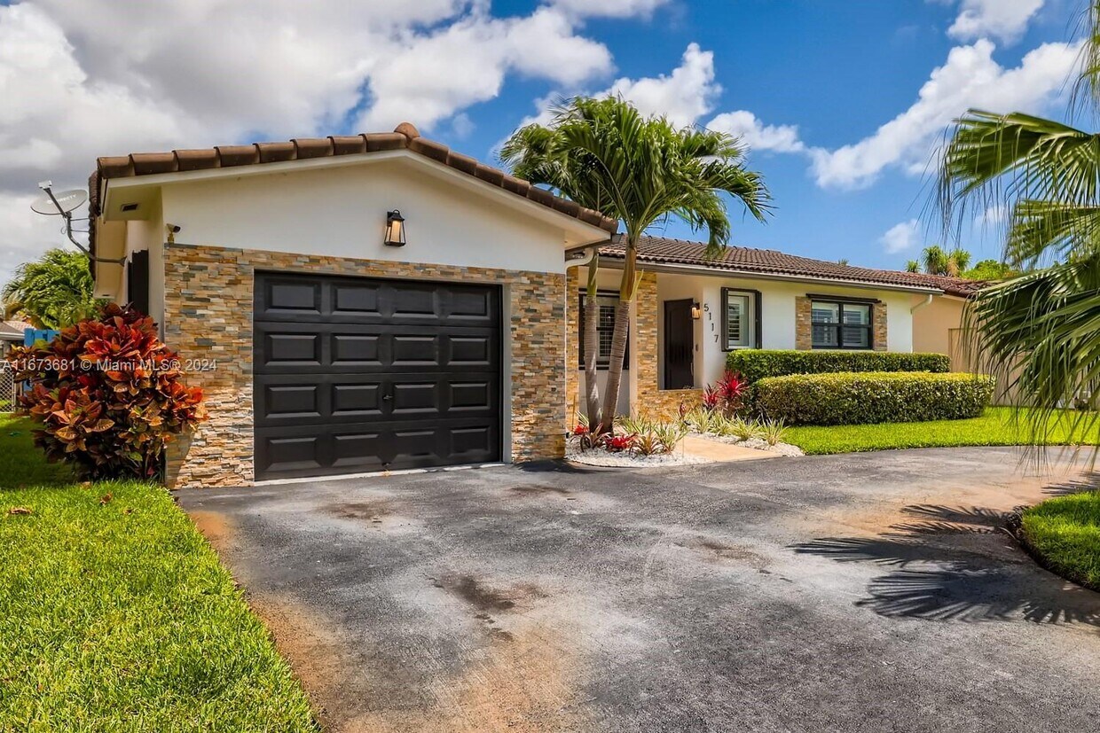 5117 Cleveland St, Hollywood, FL 33021 House Rental in Hollywood, FL