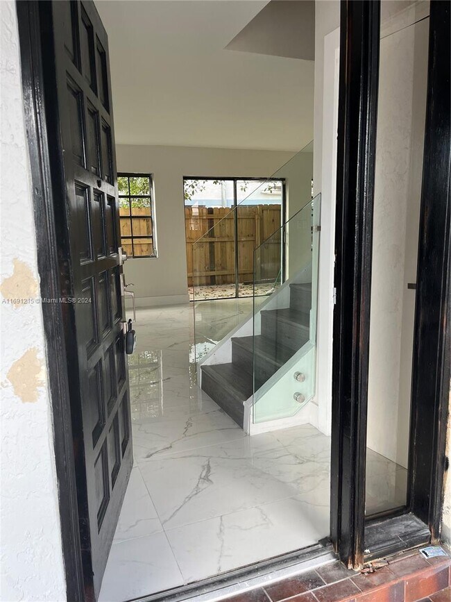 Foto del edificio - 11861 SW 18th St