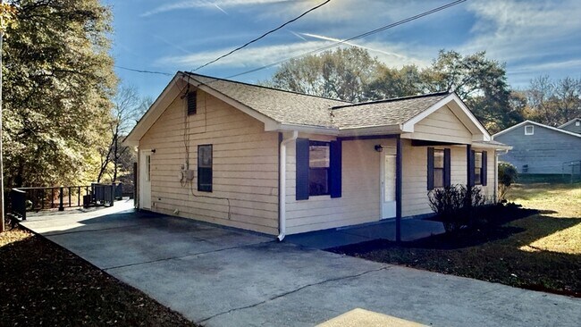 Foto del edificio - 110 Central Lake Dr