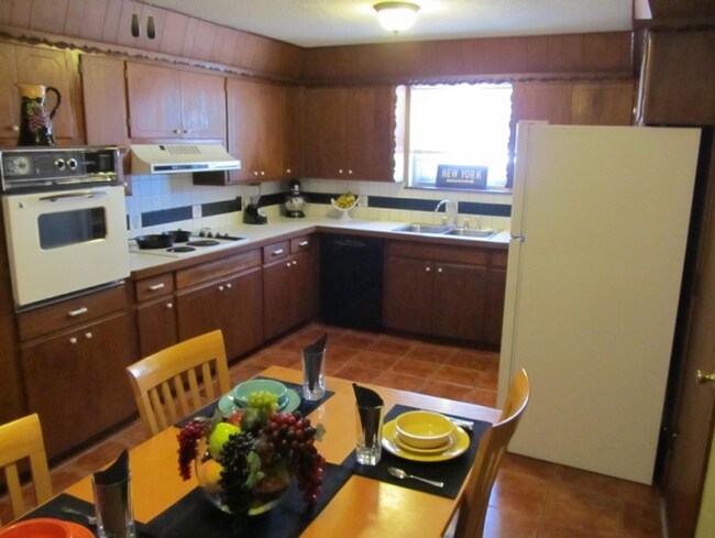 Foto del edificio - (3) Bed/(2) Bath in Core Norman! New photos coming soon!
