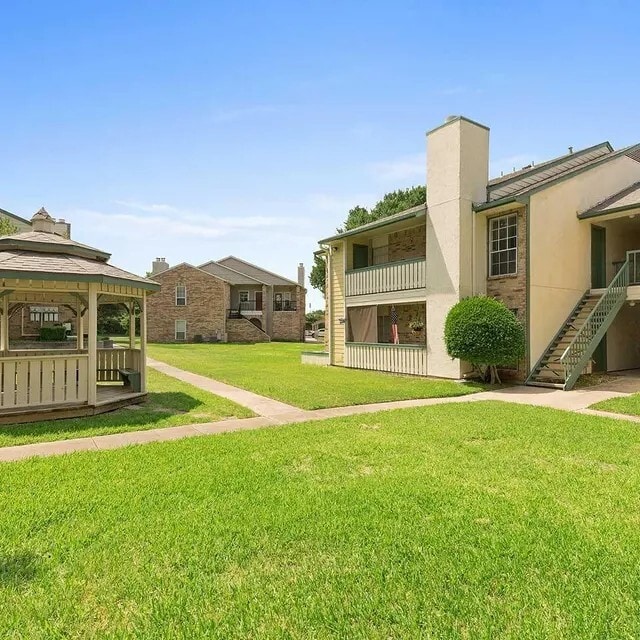 Green Area - Aspen Court Apartments