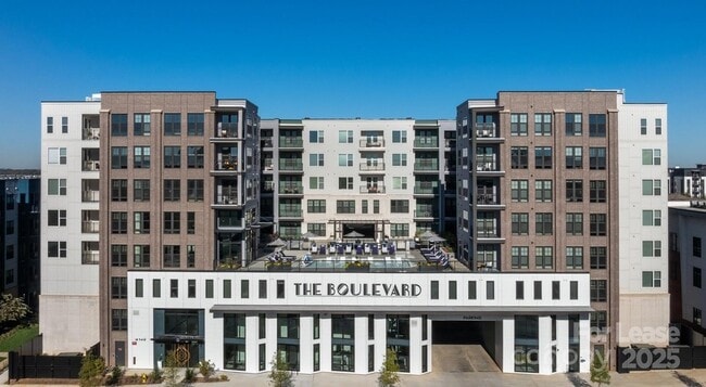 Foto del edificio - 2408 South Blvd