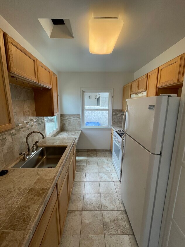 713 S Catalina Ave Unit A, Redondo Beach, CA 90277 Apartments in