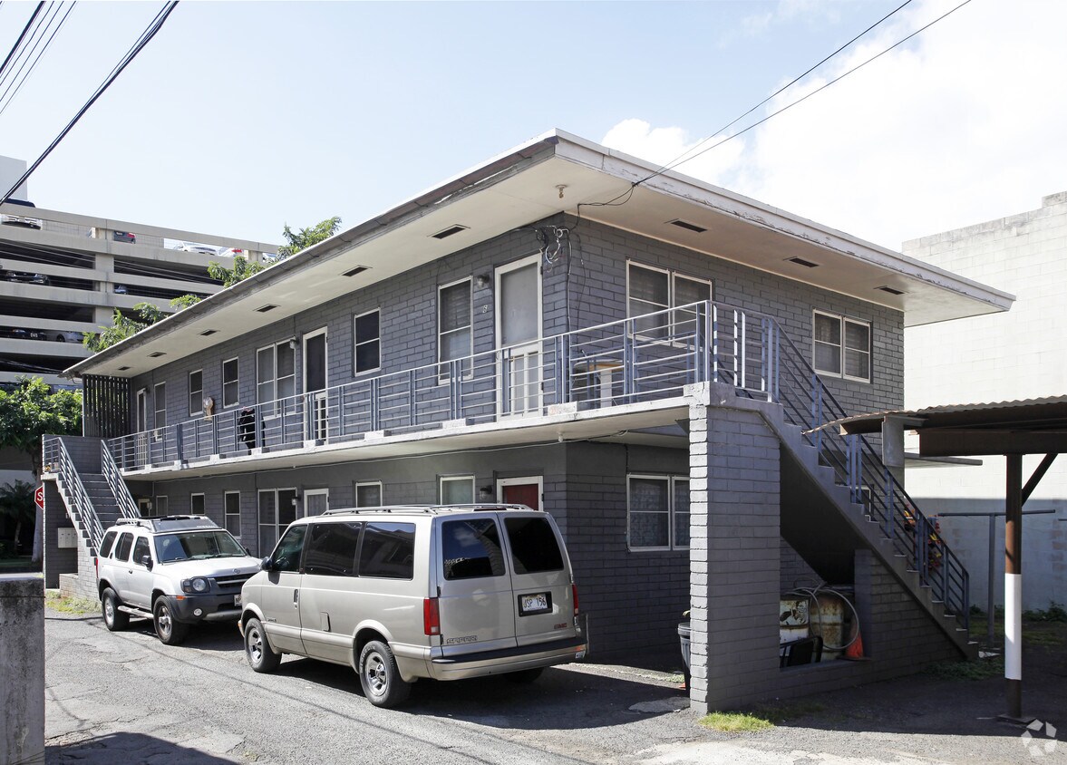 Primary Photo - 1088 Young St