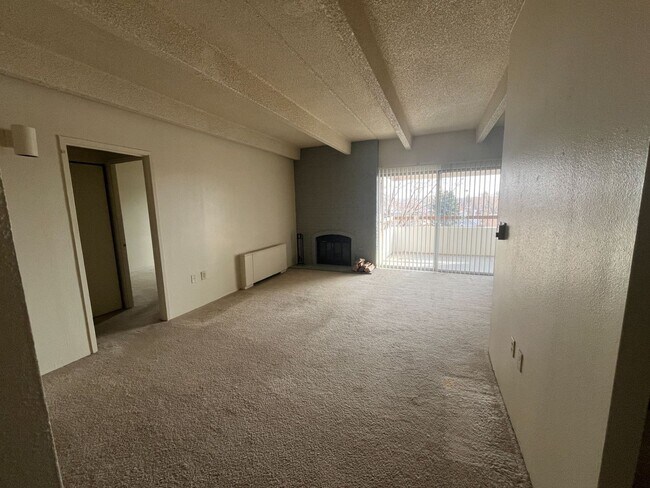 Foto del edificio - 551 N Pearl St
