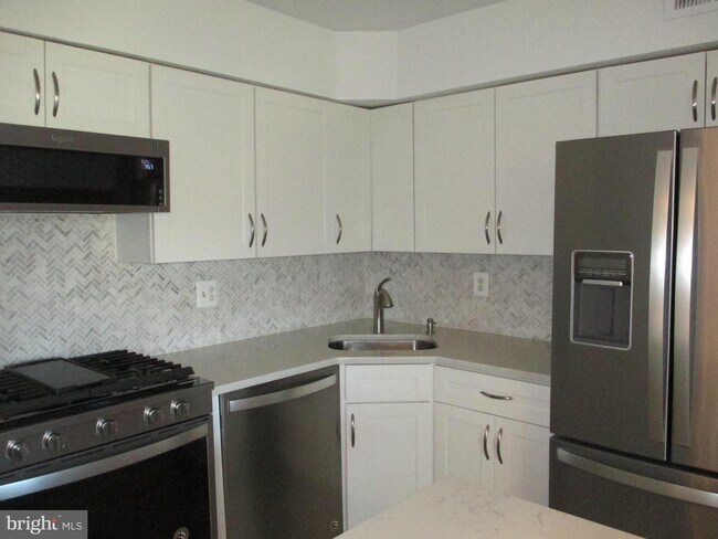 Foto del edificio - 7855 Enola St