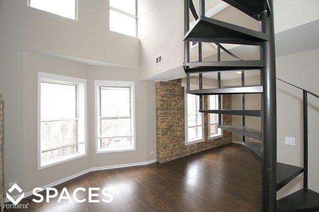 Foto del edificio - 3433 N Elaine Pl