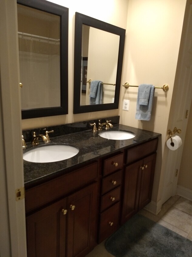 Foto principal - 4659 Montgomery Rd