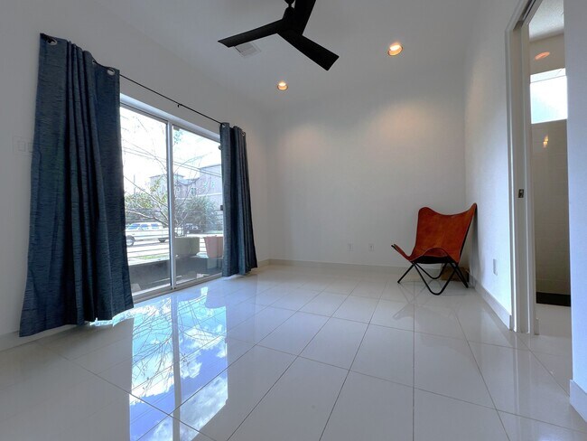 Foto del edificio - 1524 Blodgett St