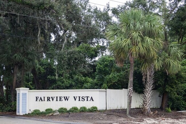 Building Photo - 2/2 condo on Lake Fairview
