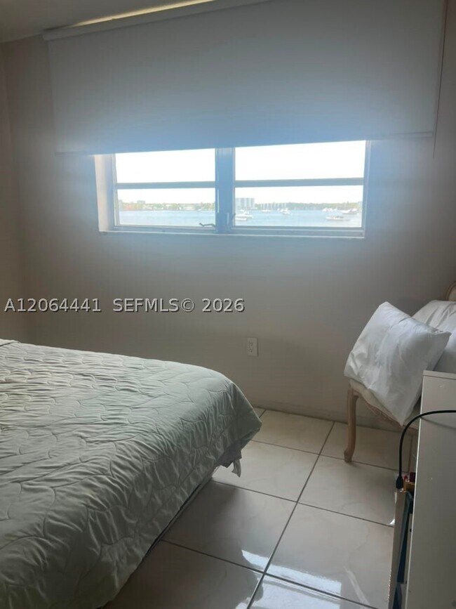 Foto del edificio - 2920 Point E Dr