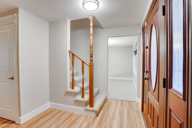 Building Photo - 5019 141st Ave SE