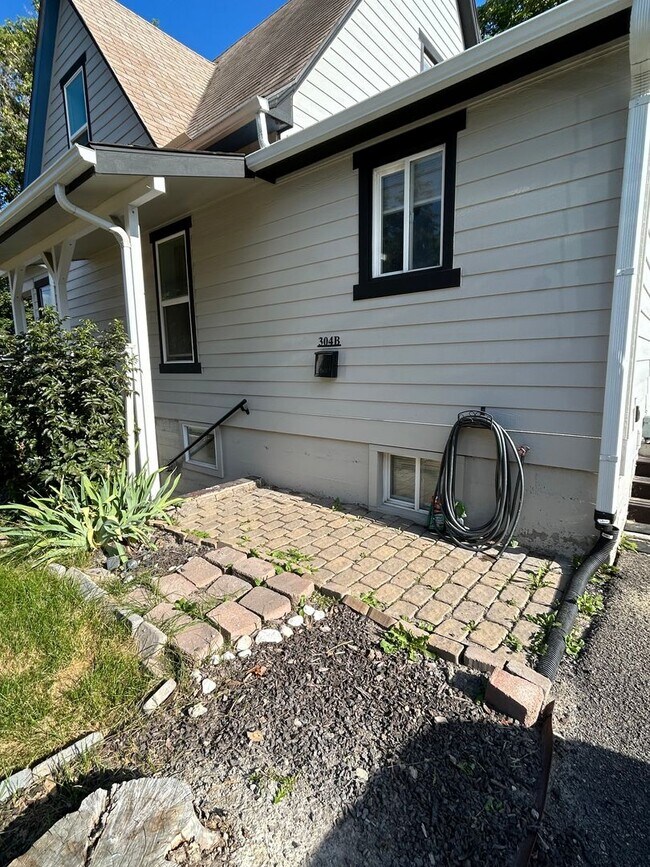 Foto del edificio - 304 9th Ave W