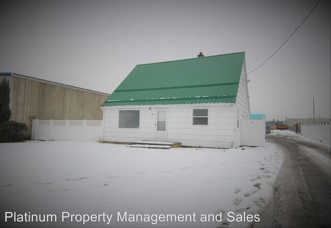 Building Photo - 3 br, 2 bath House - 1110 Walla Walla Ave