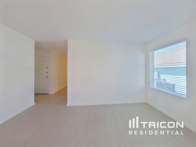Foto del edificio - 10704 Dusty Rnch Rd
