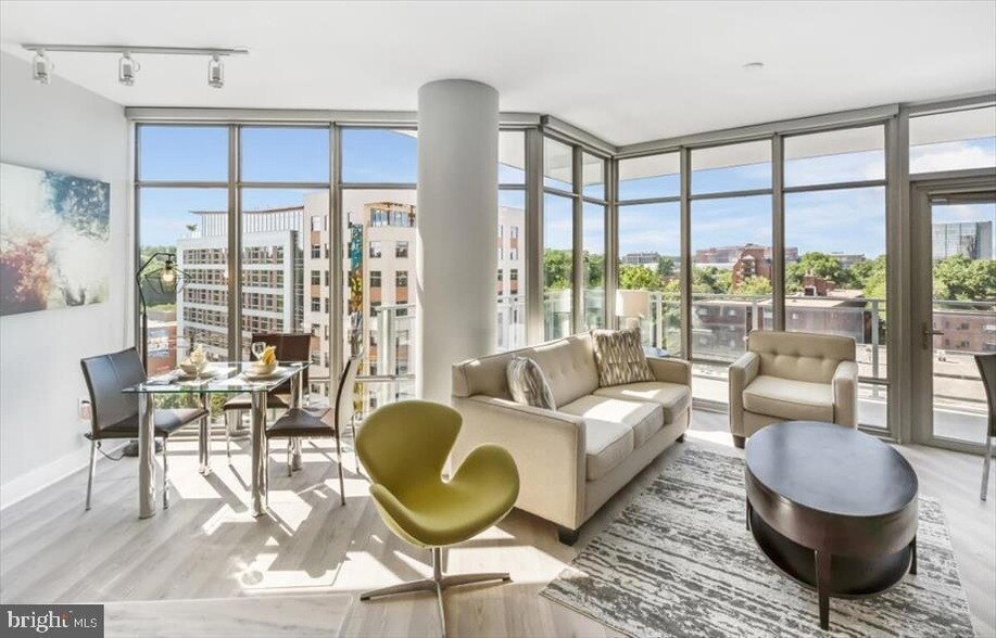Foto principal - 4850 Rugby Ave