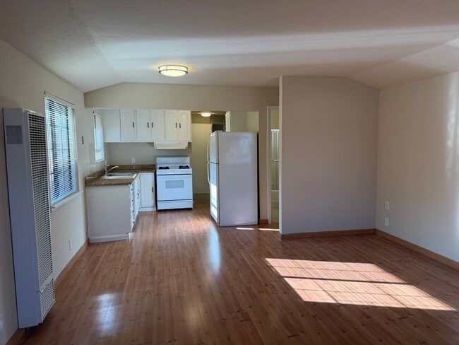 Building Photo - VAL1172