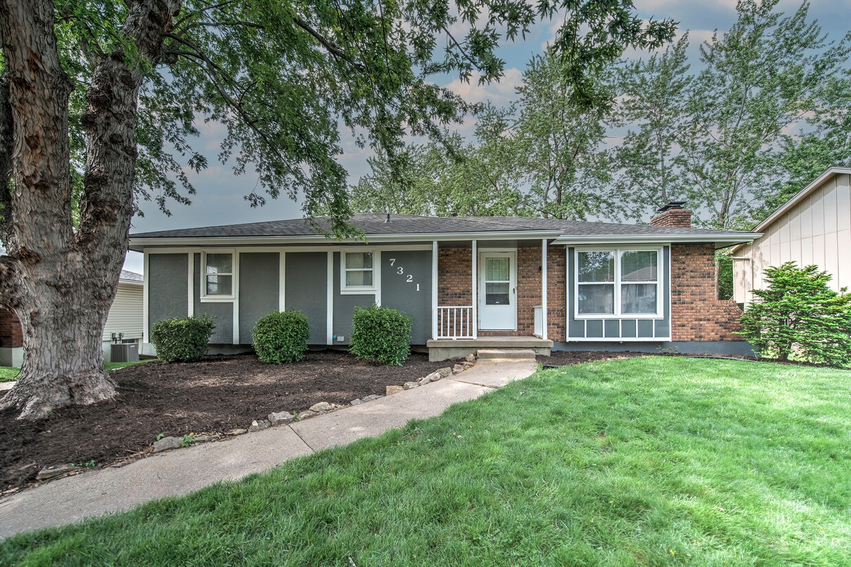 7321 NW 79th St, Kansas City, MO 64152 House Rental in Kansas City