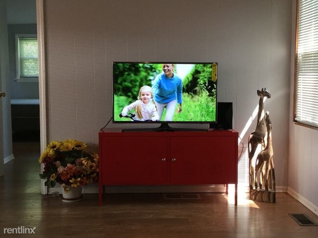 Foto del edificio - 4 br, 3 bath House - 1108 E. Linden Ave