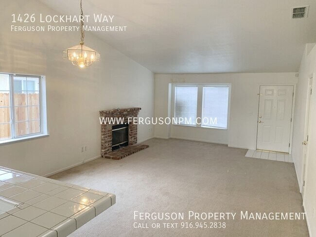 Foto del edificio - 1426 Lockhart Way