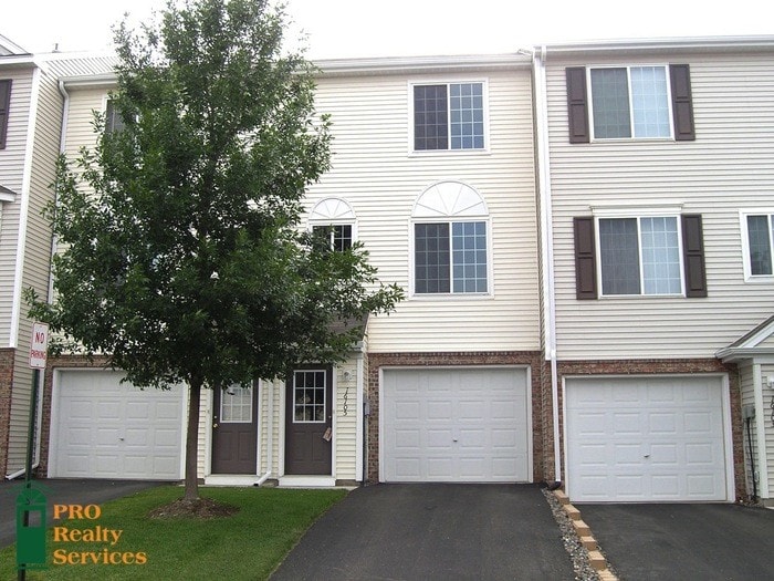 2 Bedroom Townhome with Patio! Townhouse for Rent in Elk