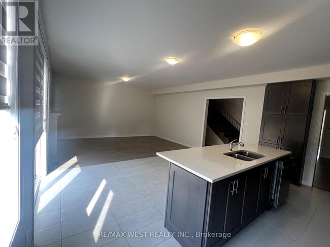 Photo du bâtiment - 88 Strickland Ave