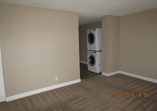 Building Photo - 203 Glenwood Ln