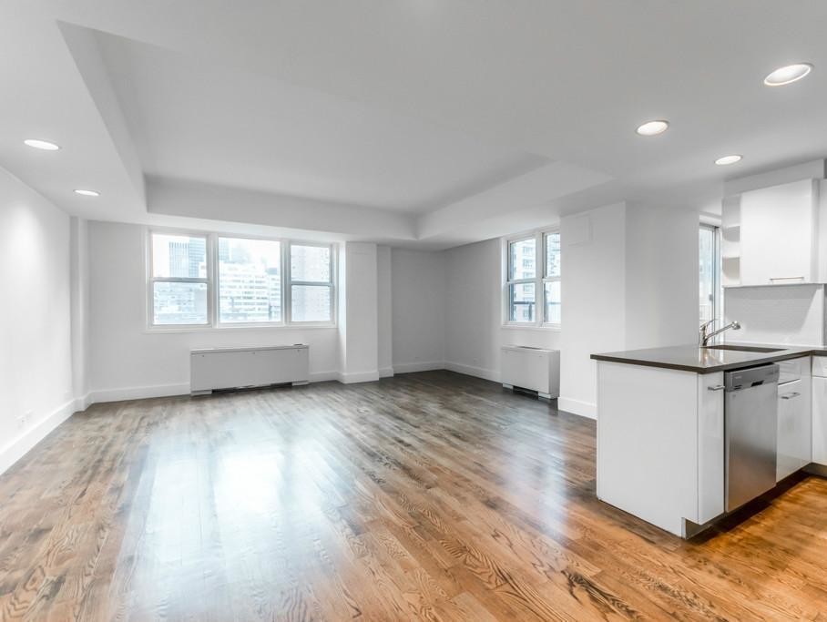 Foto principal - 220 E 63rd St