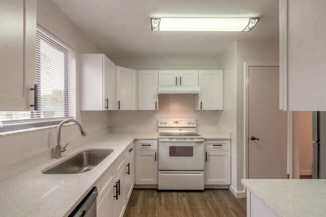 Building Photo - The Hammocks  Port Orange 2 bedroom, 2 bat...