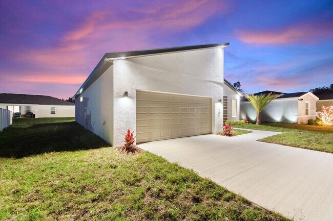 Foto del edificio - BRAND NEW Home! Modern, energy efficient h...