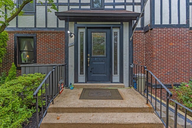 Building Photo - 1100 Snead Pl