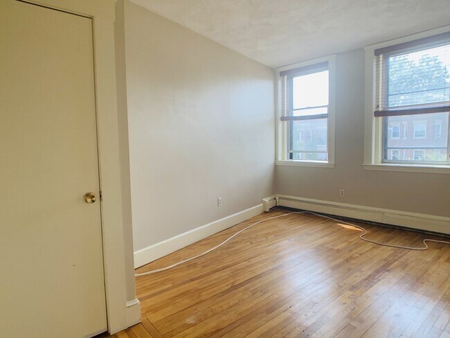 Building Photo - 210 Chestnut Hill Ave